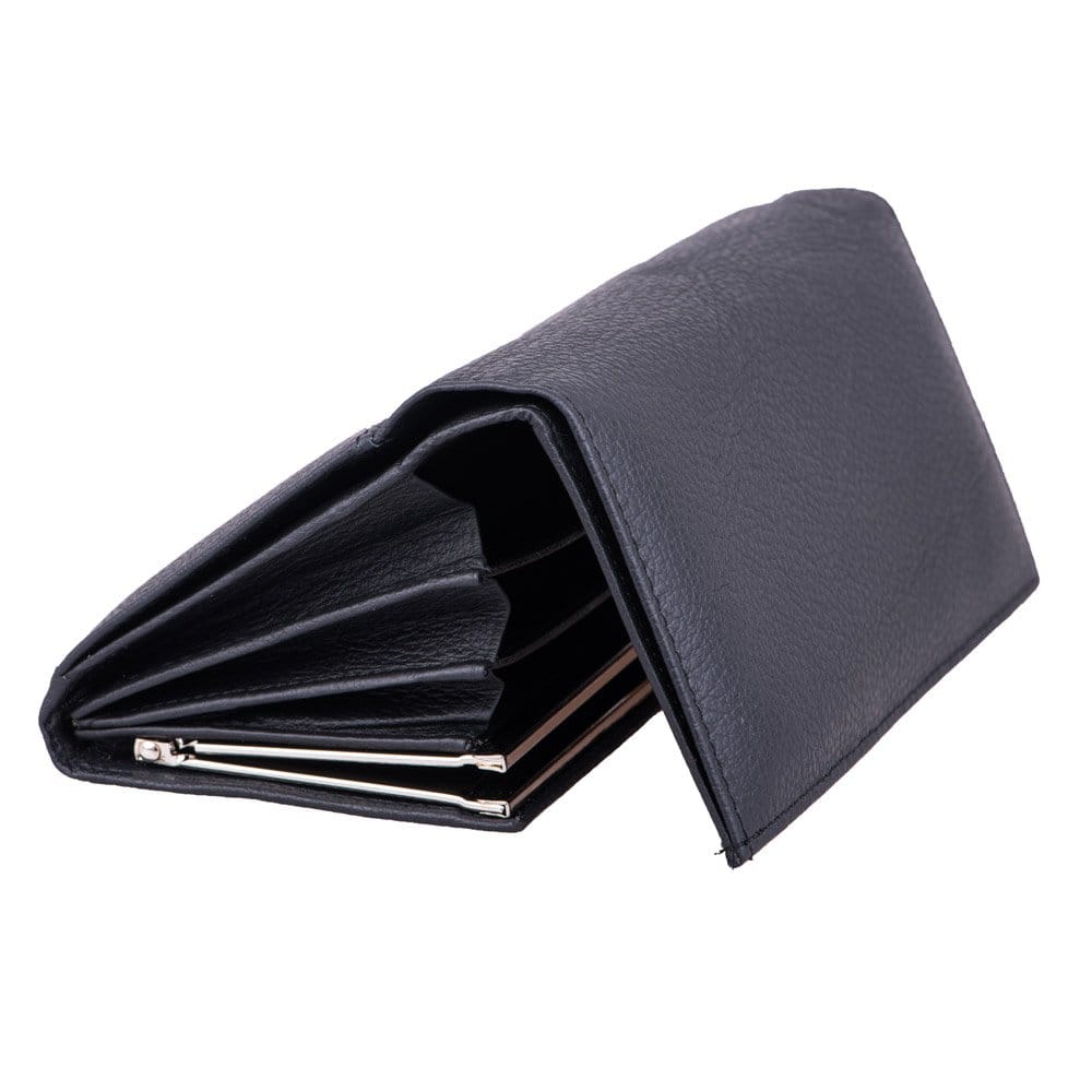 toro-nero-portofele-dama-essential-black-1976